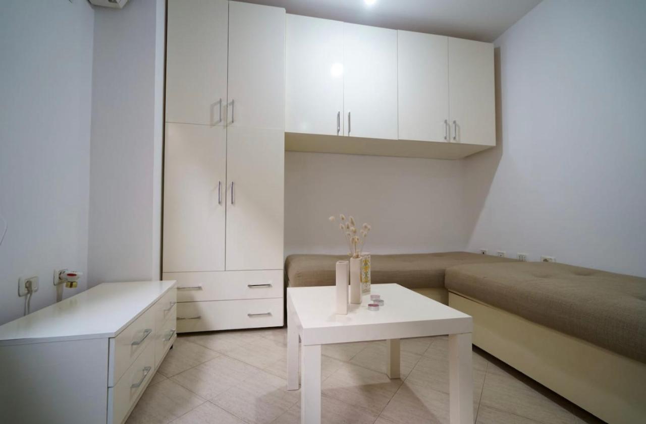 Brilant Studio Apartment City Center 티라나 외부 사진